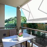 Marthina Luxury Living Apartment